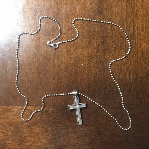 31 Inch Thin Cross Chain - Picture 2 of 4